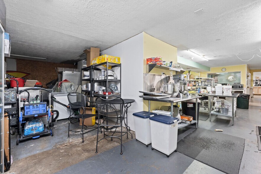 More Photos Of 808 Bypass Rd, Winchester Freestanding For Sale