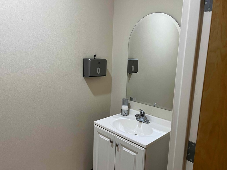 More Photos Of 4502 35th St, Orlando Office Residential For Lease