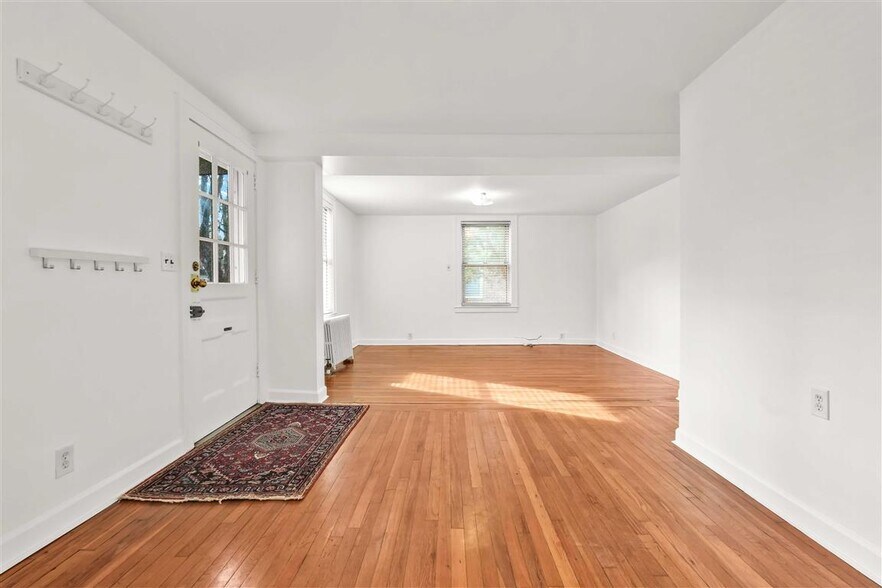 More Photos Of 3930 45th St, Sunnyside Apartments For Sale