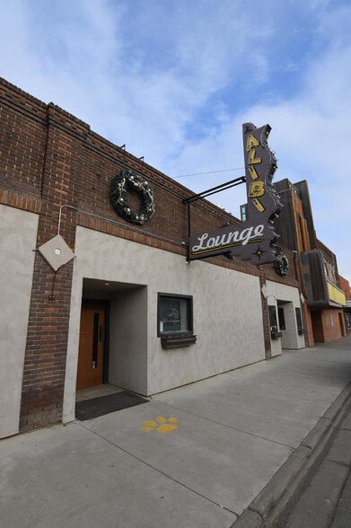 More Photos Of 239 Main St, Shelby Bar For Sale