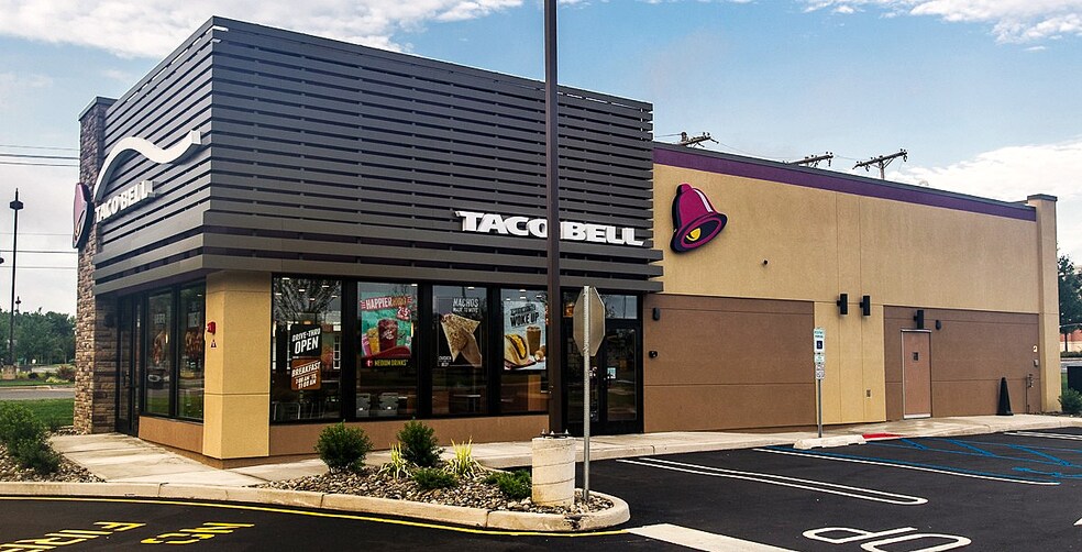 More Photos Of W249N6498 State Road 164, Sussex General Retail For Sale