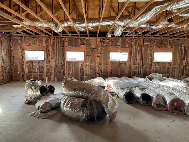 More Photos Of 12512 E 21st St, Tulsa Freestanding For Lease