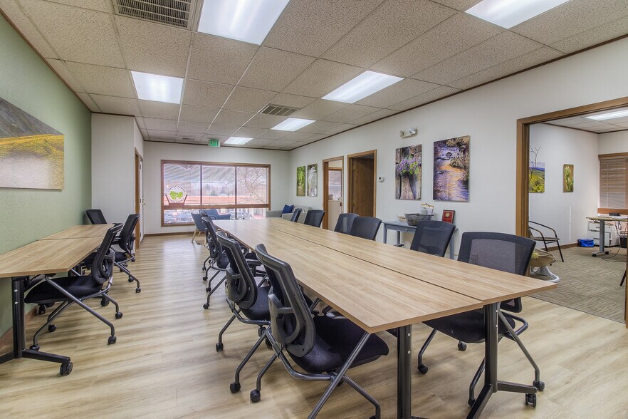 More Photos Of 304-308 N 3rd St, Yakima Office For Sale