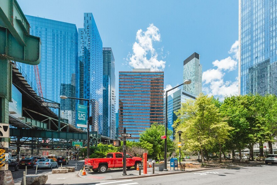 More Photos Of , Long Island City General Retail For Sale
