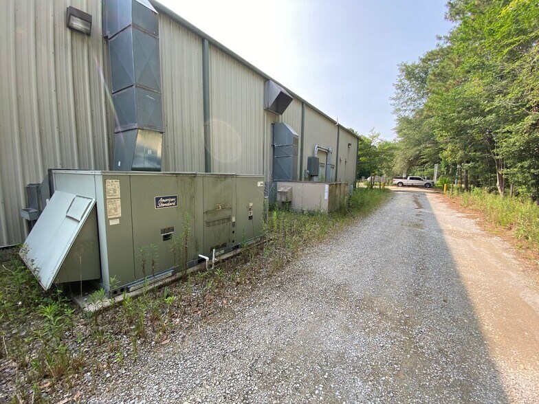 More Photos Of 241 Highway 1085, Madisonville Warehouse For Lease