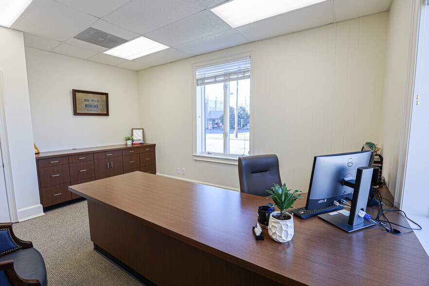 More Photos Of 630 Jefferson St, Paducah Office For Sale