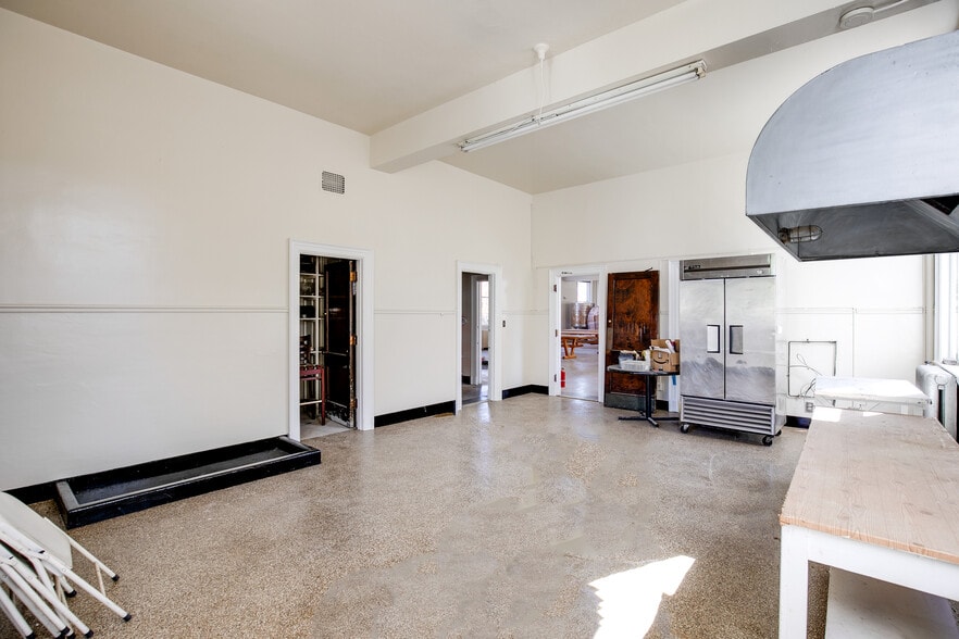 More Photos Of 520 N 25th St, Richmond Lodge Meeting Hall For Sale