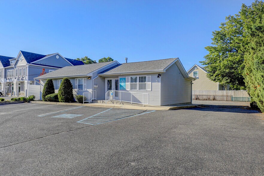 More Photos Of 2417 Bridge Ave, Point Pleasant Office For Sale