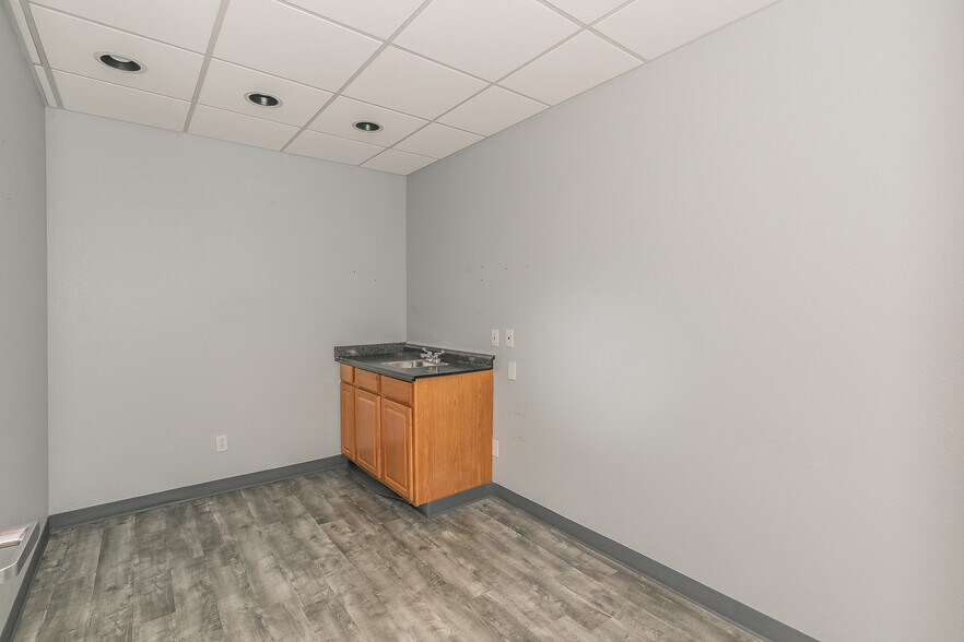 More Photos Of 2014 Justin Rd, Highland Village Medical For Lease