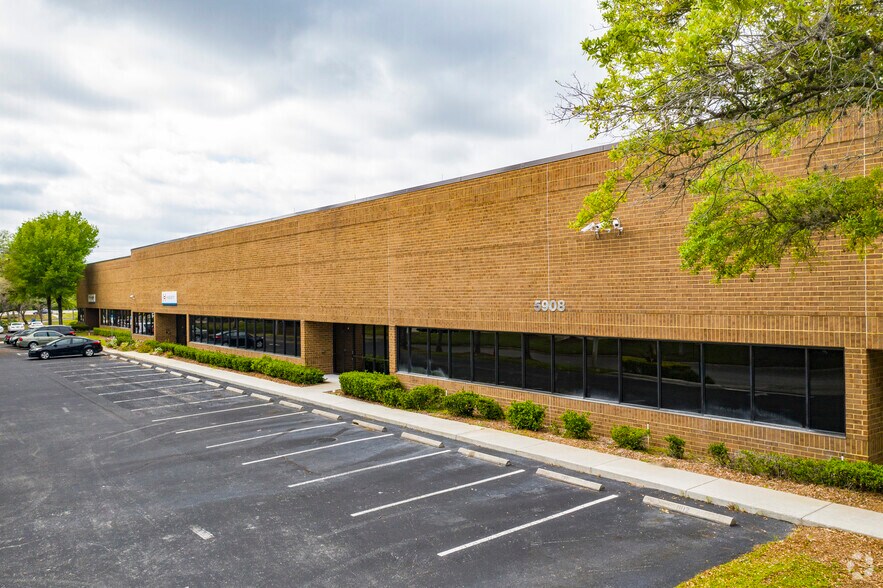 More Photos Of 5909 Hampton Oaks Pky, Tampa Unknown For Lease