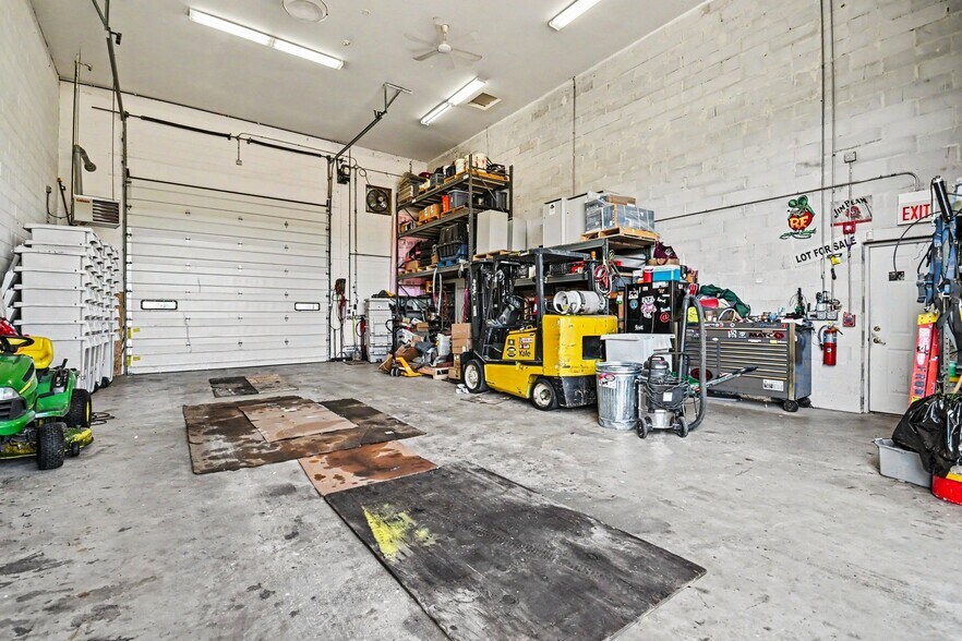 More Photos Of 12531 W Horseshoe Dr, New Lenox Warehouse For Sale