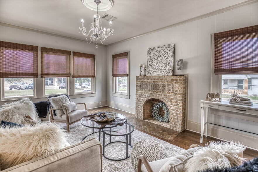 More Photos Of 404 W Main St, Bellville Office Residential For Sale