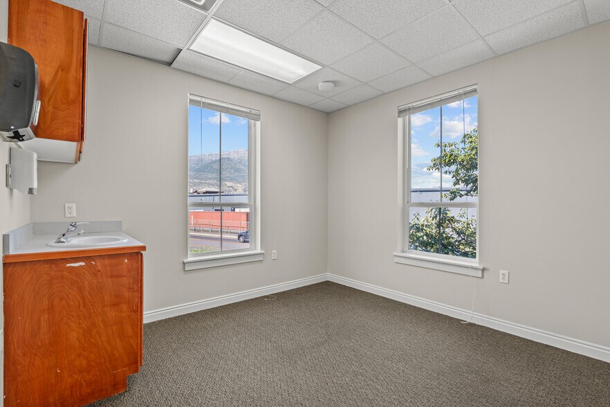 More Photos Of 411-423 N Orem Blvd, Orem Medical For Lease