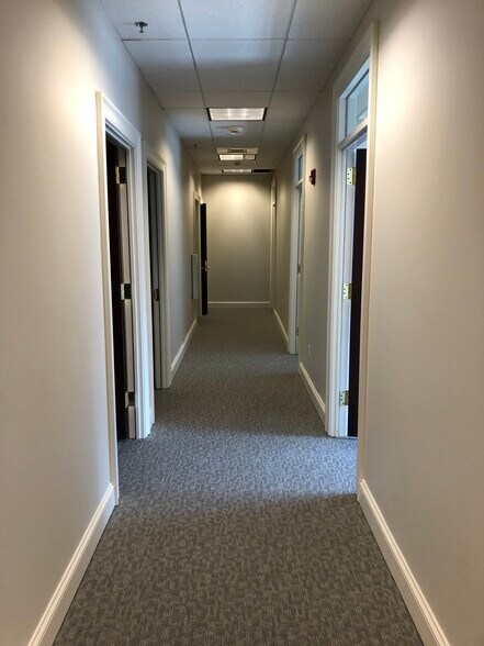 More Photos Of 211 King St, Charleston Office For Lease