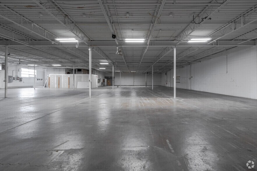 More Photos Of 1515 Ellis St, Waukesha Manufacturing For Lease