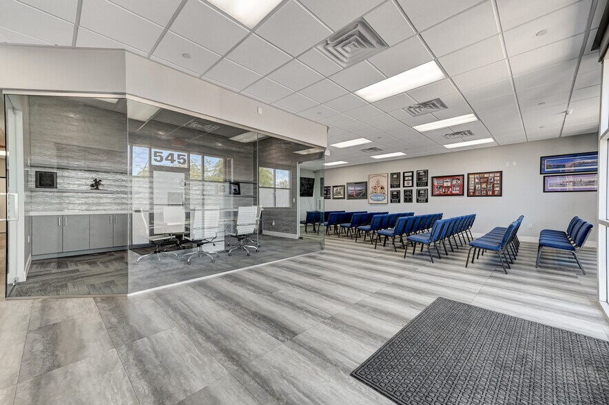 More Photos Of 545 W Sunset Rd, Henderson Flex For Sale