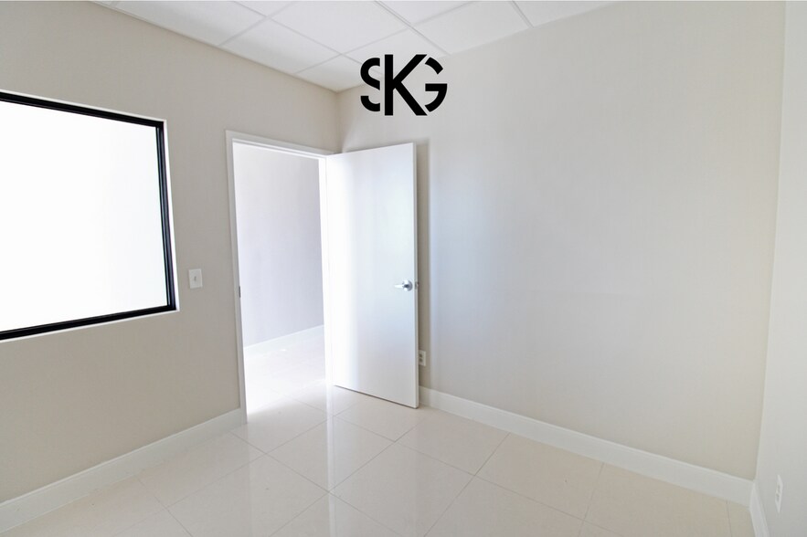 More Photos Of 3910 E Del Mar Blvd, Laredo Restaurant For Lease