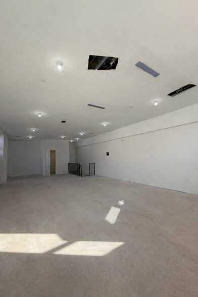 More Photos Of 169 Knickerbocker Ave, Brooklyn Apartments For Lease