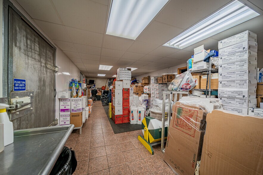 More Photos Of N10120 Parkway Rd, Crivitz Specialty For Sale