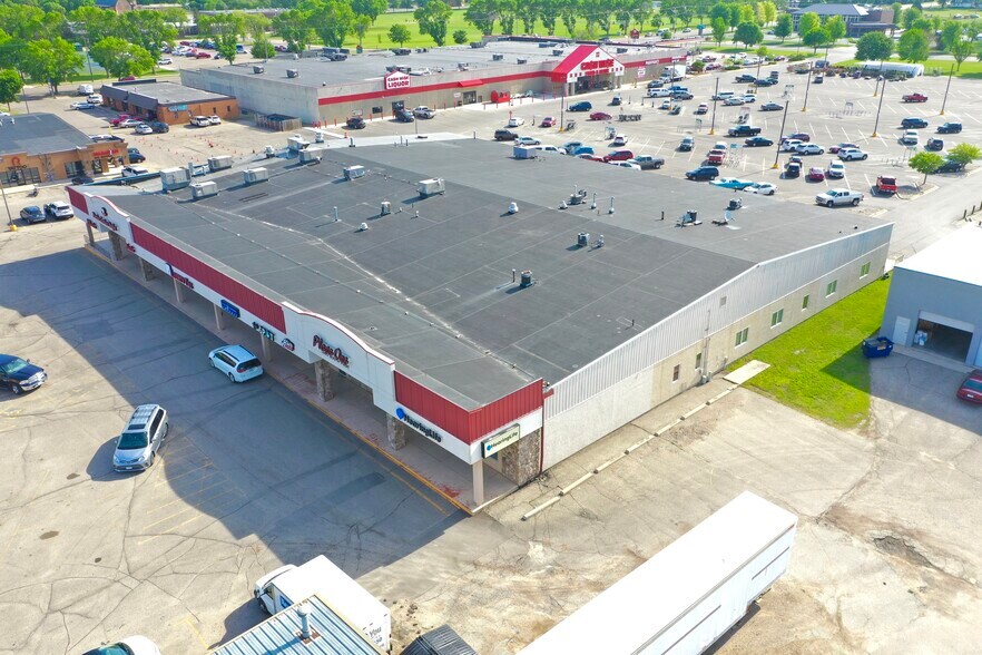 More Photos Of 1305 1st St S, Willmar Freestanding For Sale