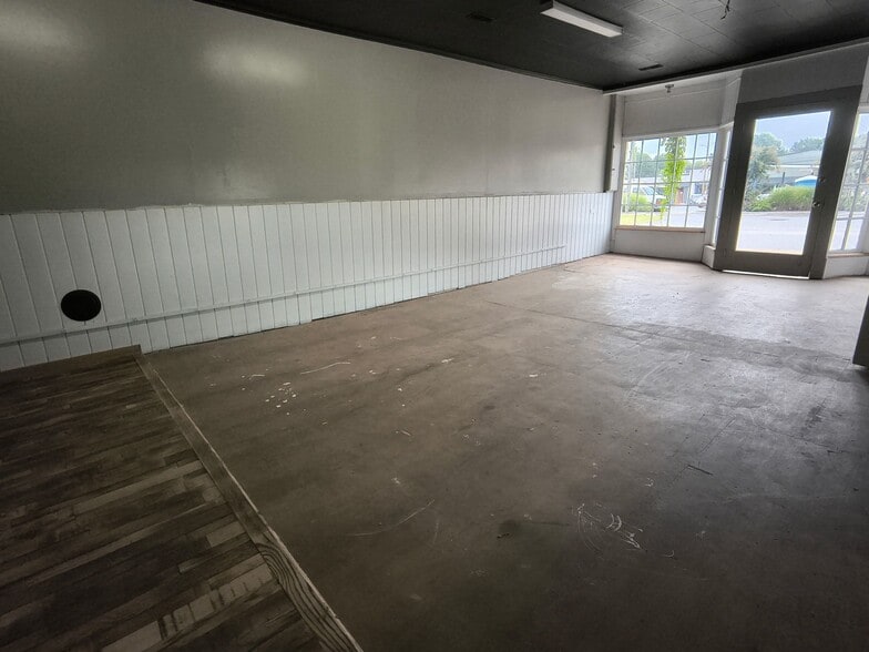 More Photos Of 202 E. North Main Street, Littleton General Retail For Sale