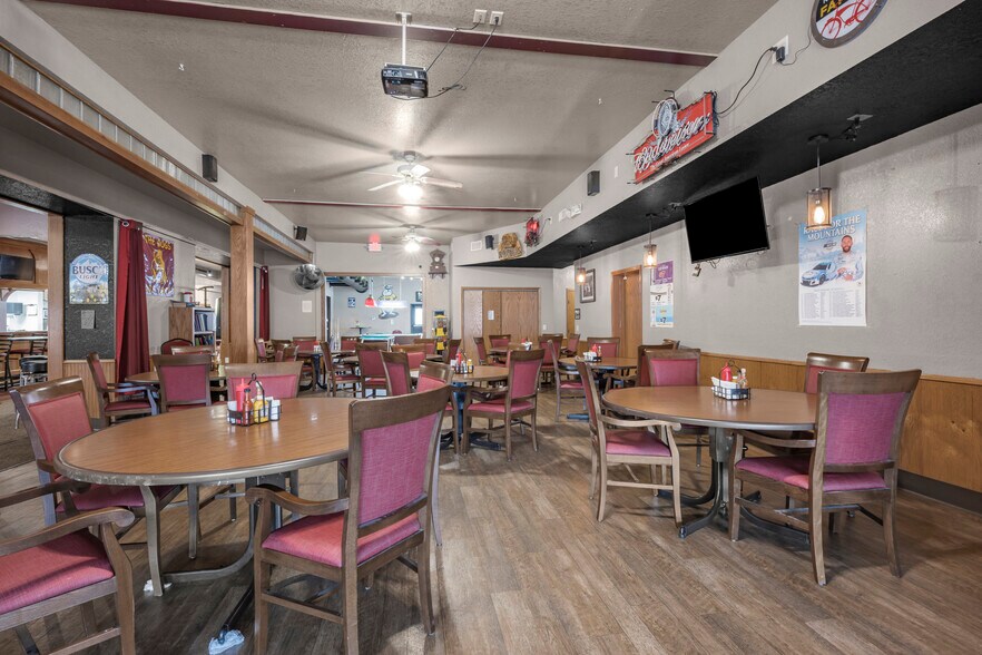 More Photos Of 104-112 Main St, Wanamingo General Retail For Sale