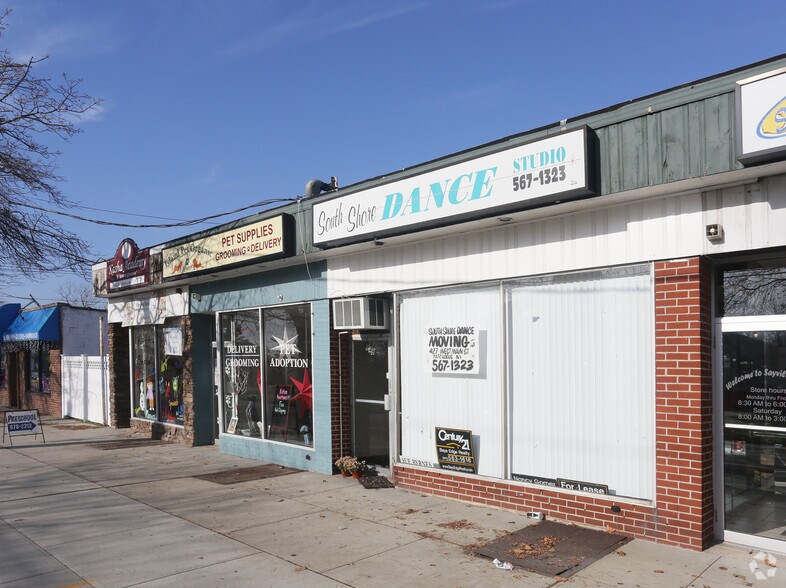 More Photos Of 243-251 W Main St, Sayville Storefront For Lease