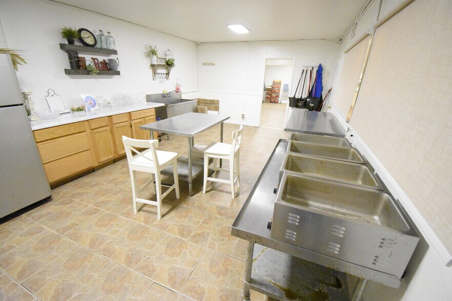 More Photos Of 401 Pennsylvania St, South Houston Lodge Meeting Hall For Sale