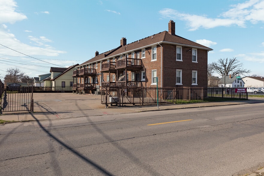 More Photos Of 13660 Ohio St, Detroit Apartments For Sale