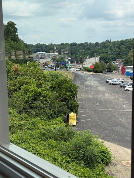 More Photos Of 1665 Washington Rd, Pittsburgh General Retail For Lease