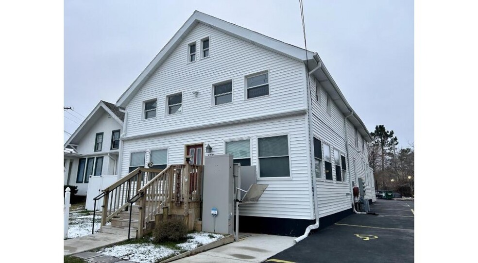 Primary Photo Of 425 E Broadway, Waukesha Loft Creative Space For Sale