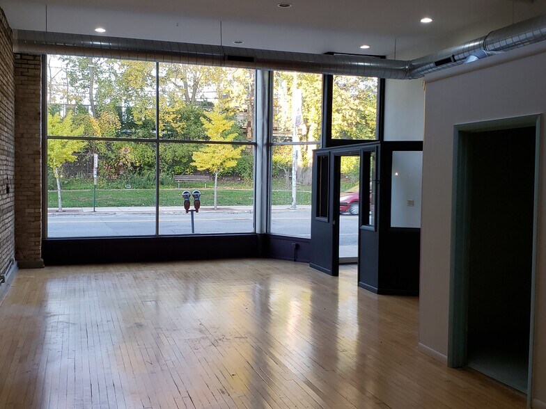 More Photos Of 827-829 Chicago Ave, Evanston Storefront For Lease