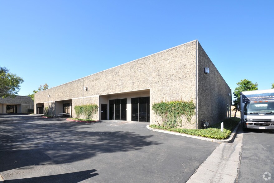 Primary Photo Of 151 Kalmus Dr, Costa Mesa Light Manufacturing For Lease