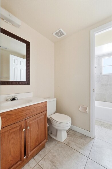 More Photos Of 2300 W Cannon Ter NW, Winter Haven Apartments For Sale