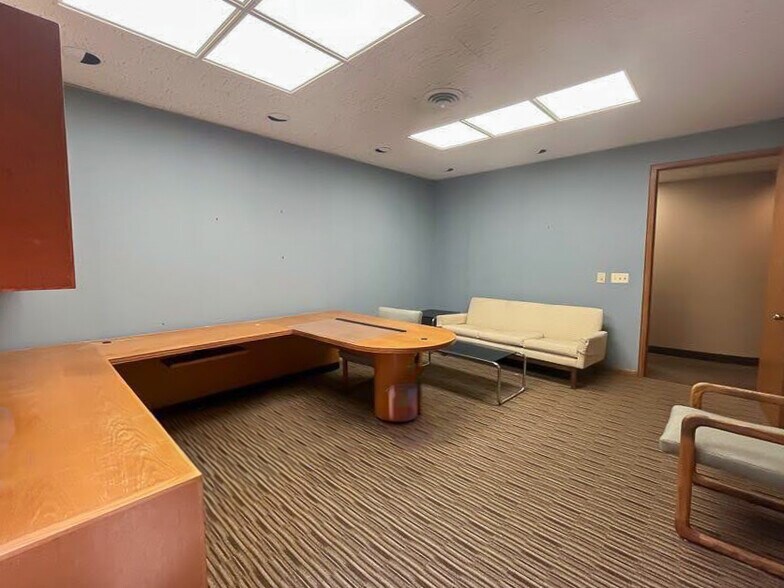 More Photos Of 357 N Craig St, Pittsburgh Office For Sale