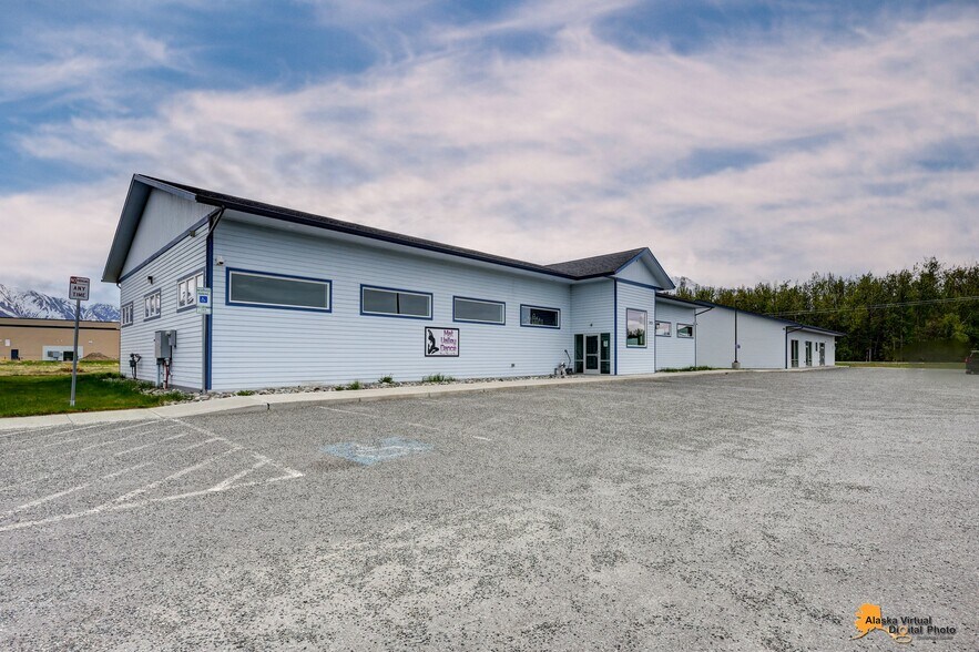 More Photos Of 1075 S Inner Springer Loop, Palmer Industrial For Sale