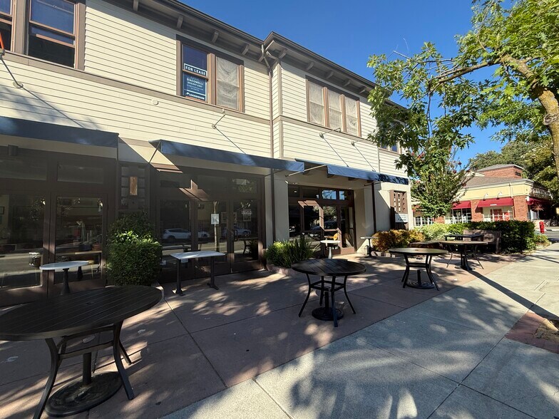 More Photos Of 402 Railroad Ave, Danville Storefront Retail Office For Lease