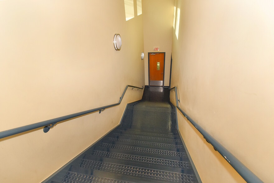 More Photos Of 755 Winding Brook Dr, Glastonbury Office For Sale