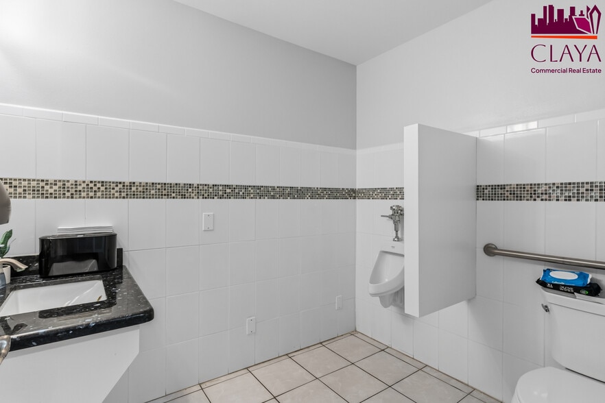 More Photos Of 1600 University Blvd, Brownsville Office For Sale