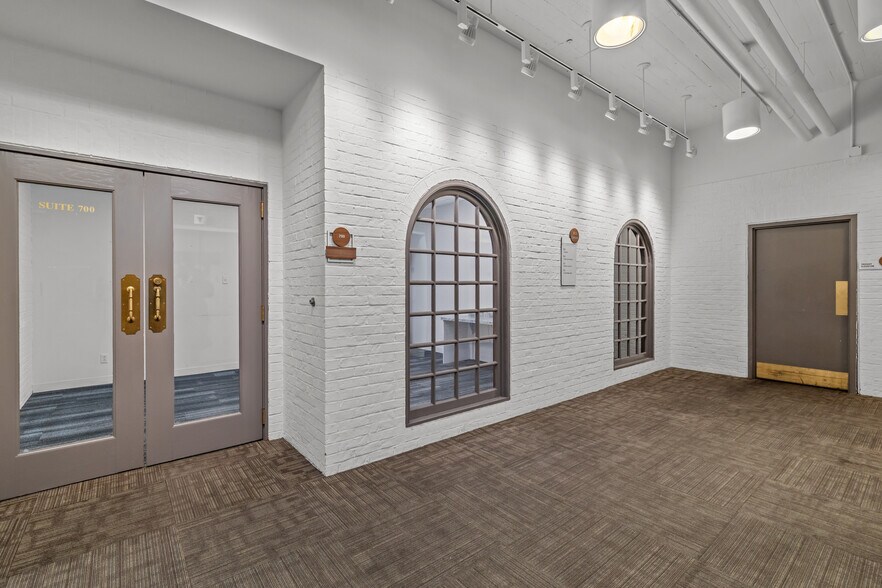 More Photos Of 1015-1023 Locust St, Saint Louis Office For Sale