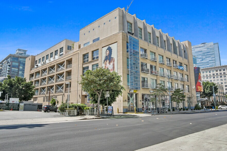 More Photos Of 1000 S Hope St, Los Angeles Apartments For Lease