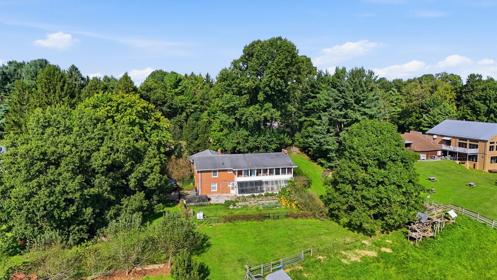 More Photos Of 2637 S Cleveland Massillon Rd, Barberton Winery Vineyard For Sale