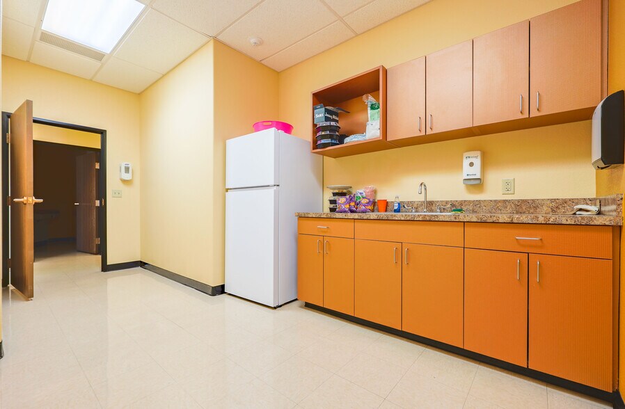 More Photos Of 1590 Paseo San Luis, Sierra Vista Medical For Lease