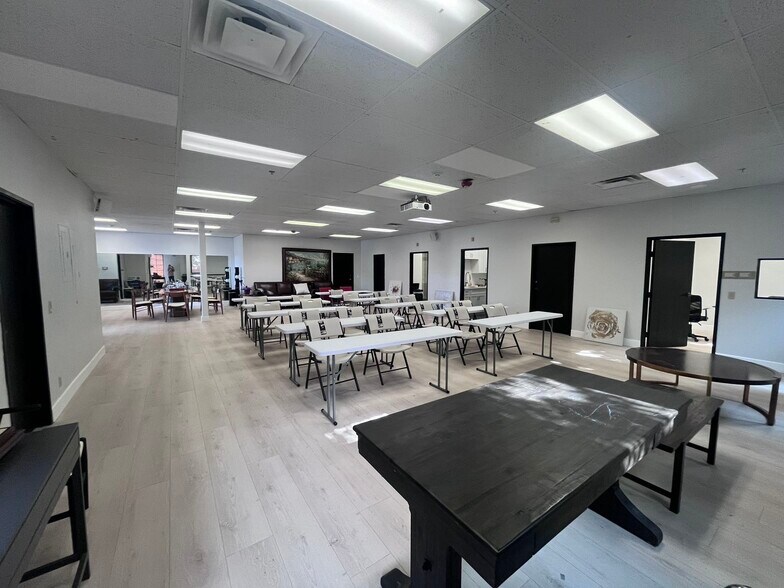 More Photos Of 50 N Hill Ave, Pasadena Office For Lease