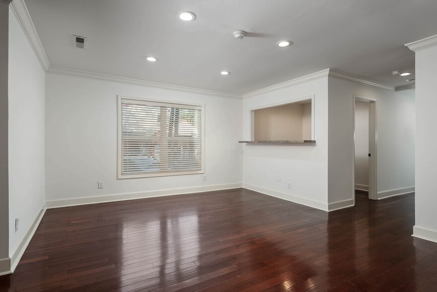 More Photos Of 515 Hargrove Rd E, Tuscaloosa Office Residential For Lease