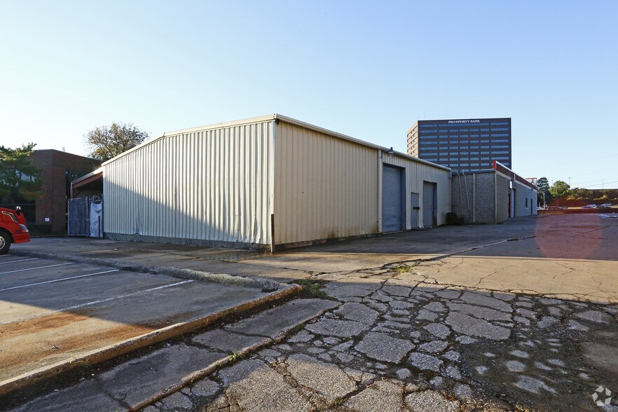 More Photos Of 9311 Lyndon B Johnson Fwy, Dallas General Retail For Sale