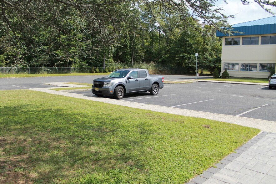 More Photos Of 3321 Doris Ave, Ocean Unknown For Lease