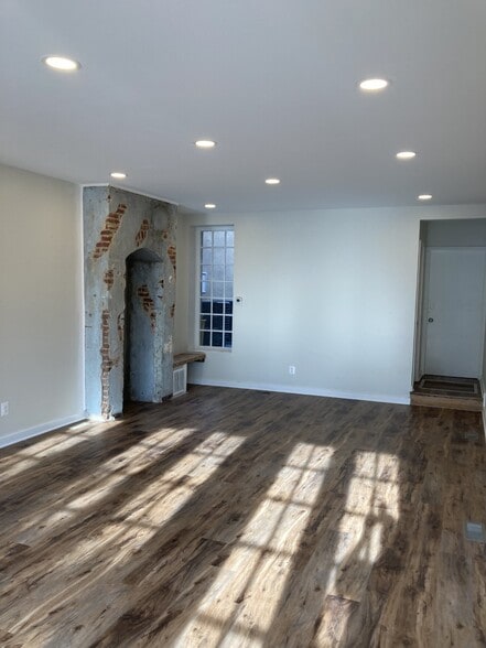 More Photos Of 819 S Broadway, Baltimore Storefront For Lease