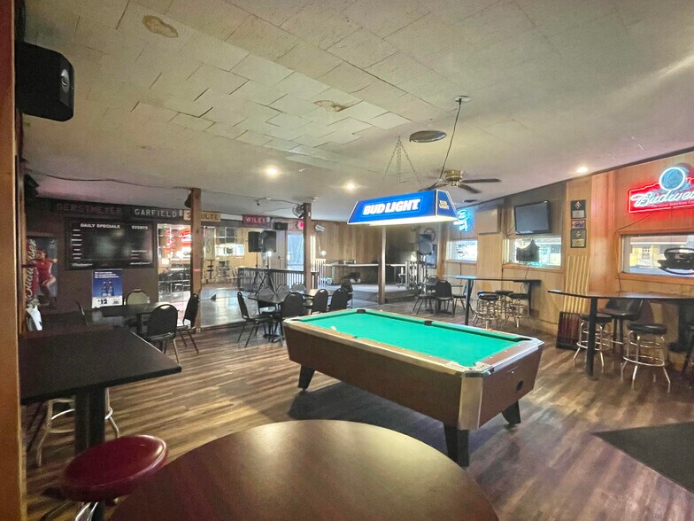 More Photos Of 1145 Lafayette Ave, Terre Haute Restaurant For Sale