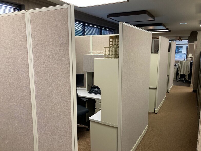 More Photos Of 1568 Union Ave, Memphis Office For Sale